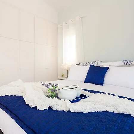 Sapphire Vila *